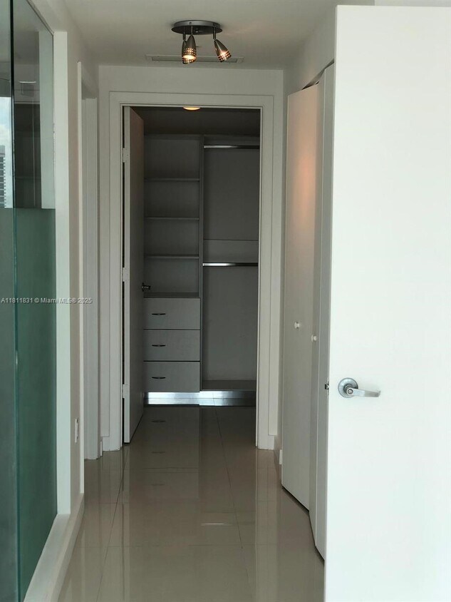Foto del edificio - 92 SW 3rd St