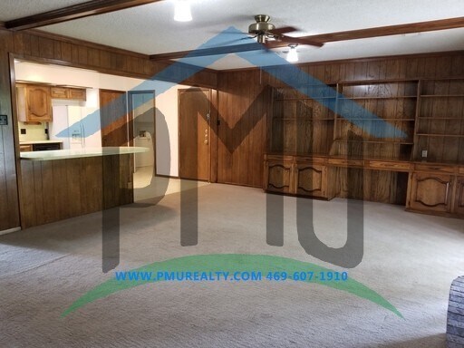 Building Photo - COMING SOON! Very Nice 3 BR, 2 BA, 2-Car G...
