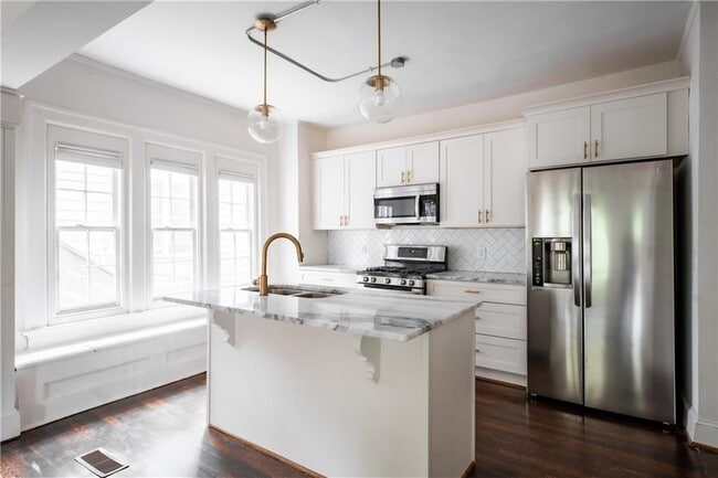 Building Photo - 536 Boulevard Pl NE