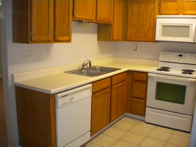 Building Photo - 1 Memory Ln