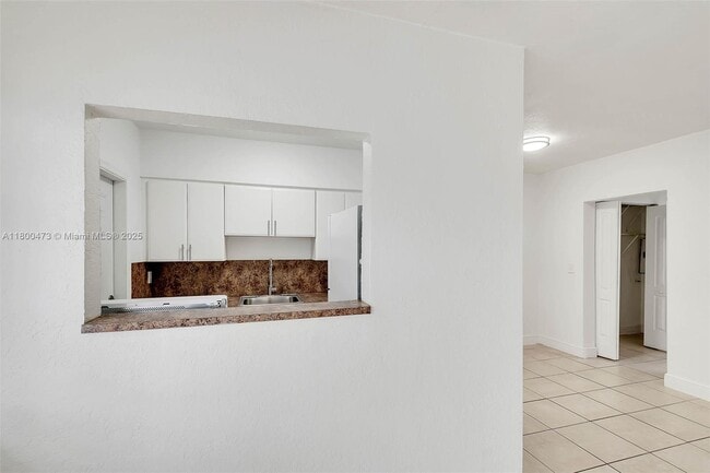 Building Photo - 6921 Rue Vendome