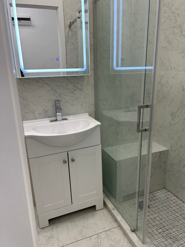 Foto del edificio - 150 E 32nd St