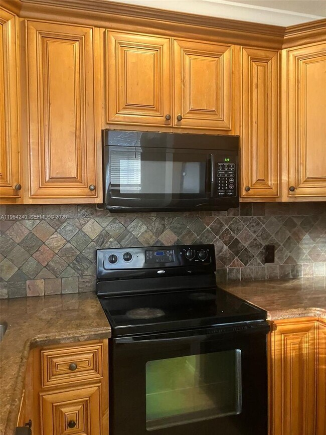 Building Photo - 620 Cypress Club Way