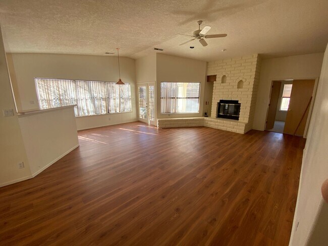 Foto del edificio - Beautiful 3-Bedroom Home in NW Albuquerque