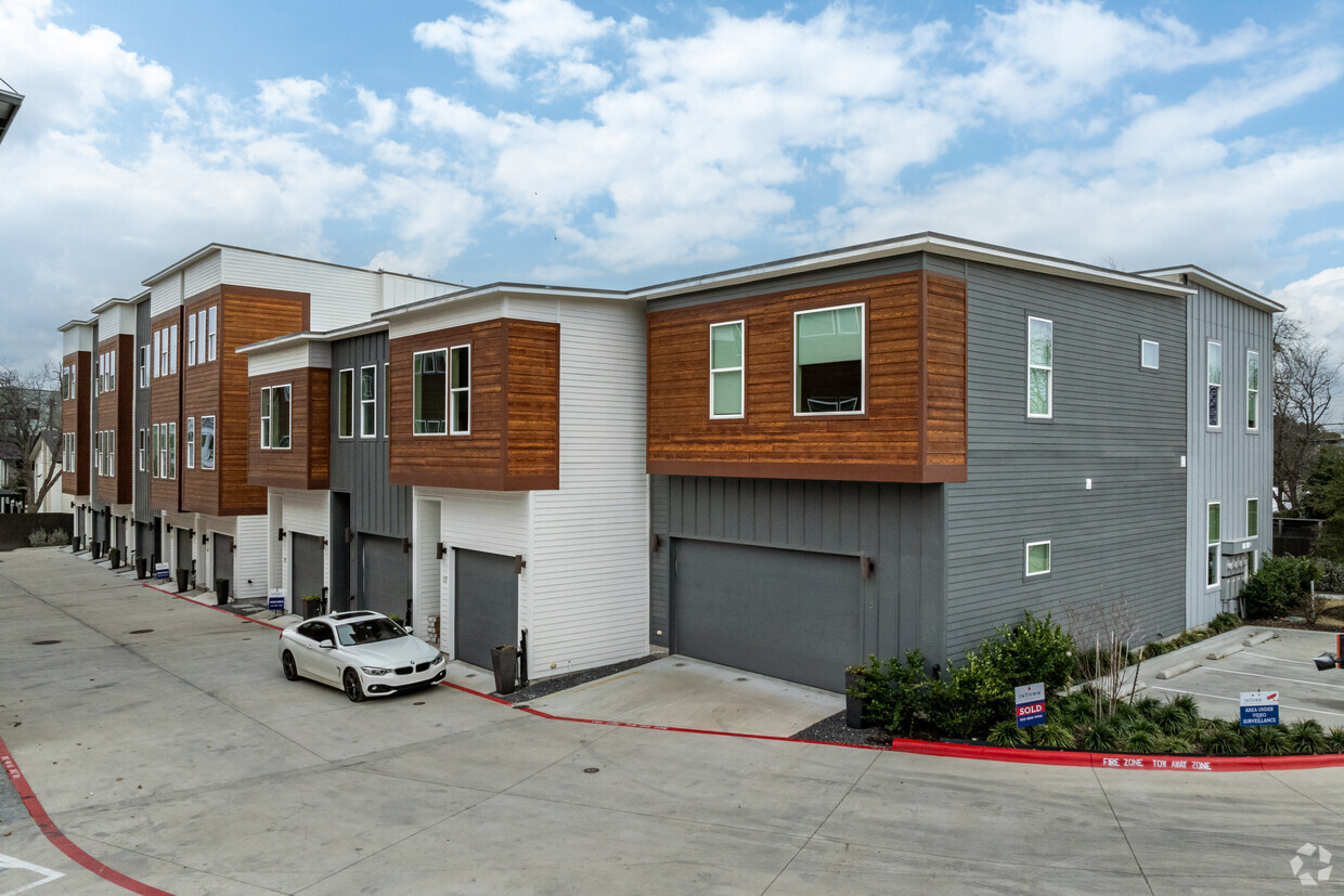 Primary Photo - Bluebonnet Lofts