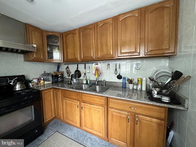 Foto del edificio - 9211 Ashton Rd