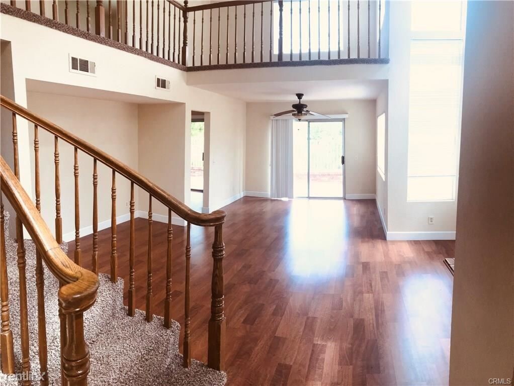 Foto principal - 3 br, 2.5 bath House - 9 Carmel Ct