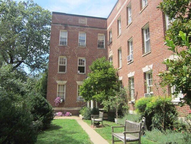 Foto del edificio - 2531 Q St NW