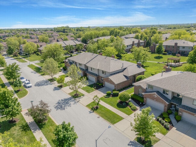 Building Photo - 17964 Upland Dr
