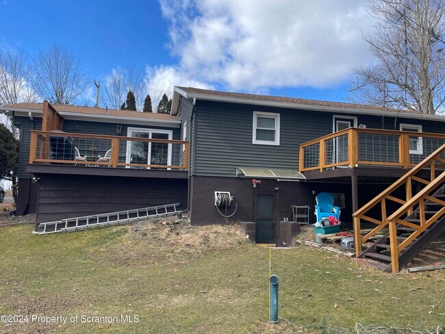 Foto del edificio - 732 Marshbrook Rd