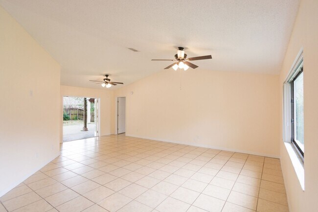 Foto del edificio - Spacious 3BR for Lease-Purchase