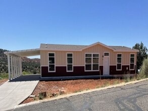 Building Photo - 15 Sunset Hills Dr
