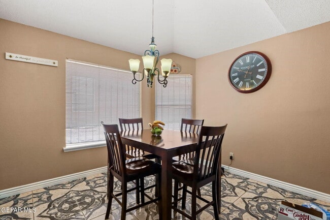 Foto del edificio - 757 Hempstead Dr