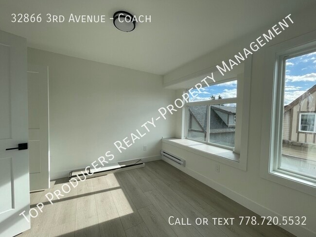 Photo du bâtiment - Brand New 1BR Coach House