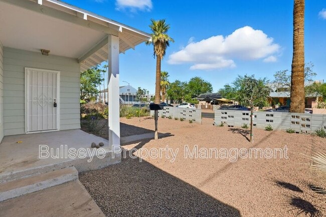 Photo - 925 E Garfield St House