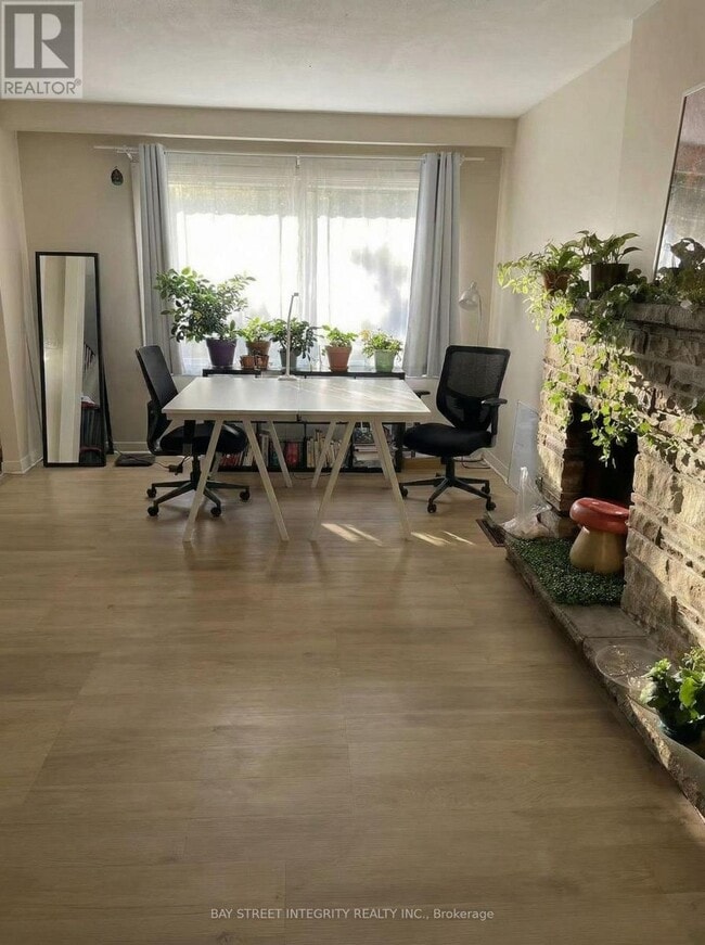 Building Photo - 248 Westcourt Pl