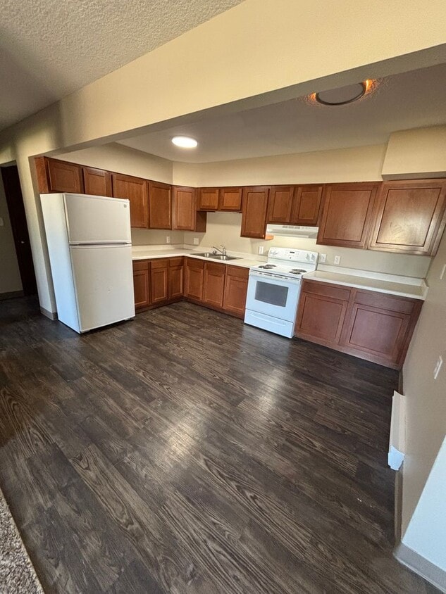 Primary Photo - Fairview Apartments