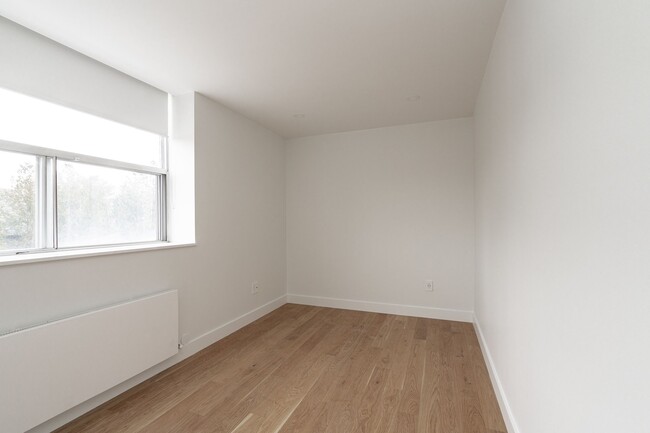 Building Photo - 457 Marlee Ave