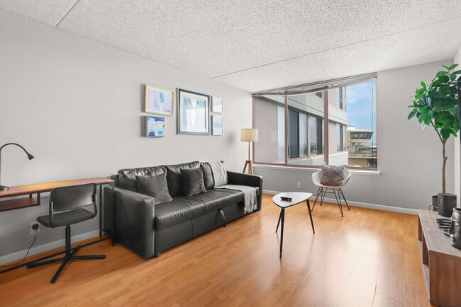 Building Photo - 401 12th St S