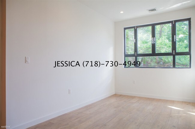 Building Photo - 453 Maple St