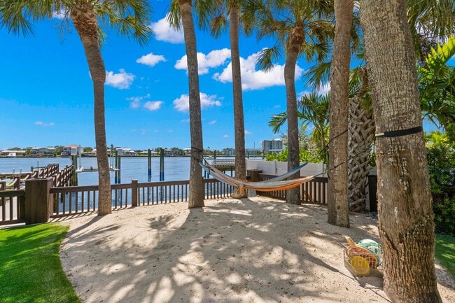 Foto del edificio - 819 Bay Esplanade