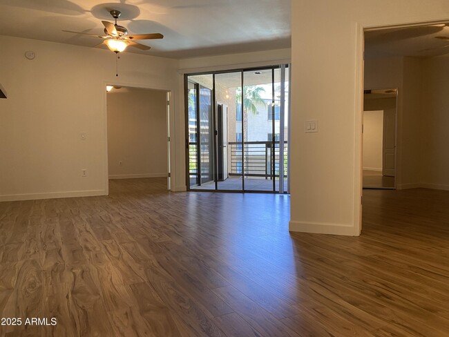 Foto del edificio - 1701 E Colter St