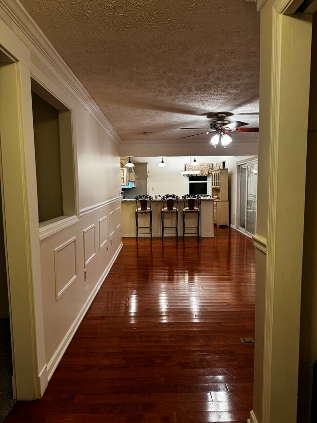 Building Photo - 1541 Lucille Dr