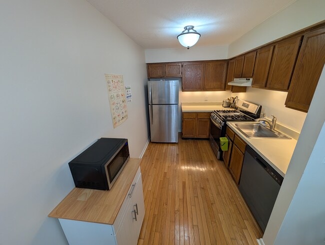 Building Photo - 609 Longfellow Dr