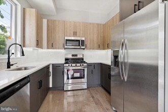 Building Photo - 2000 N 3rd St