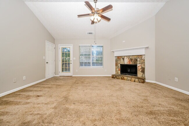 Foto del edificio - 725 Grove Pointe Cir