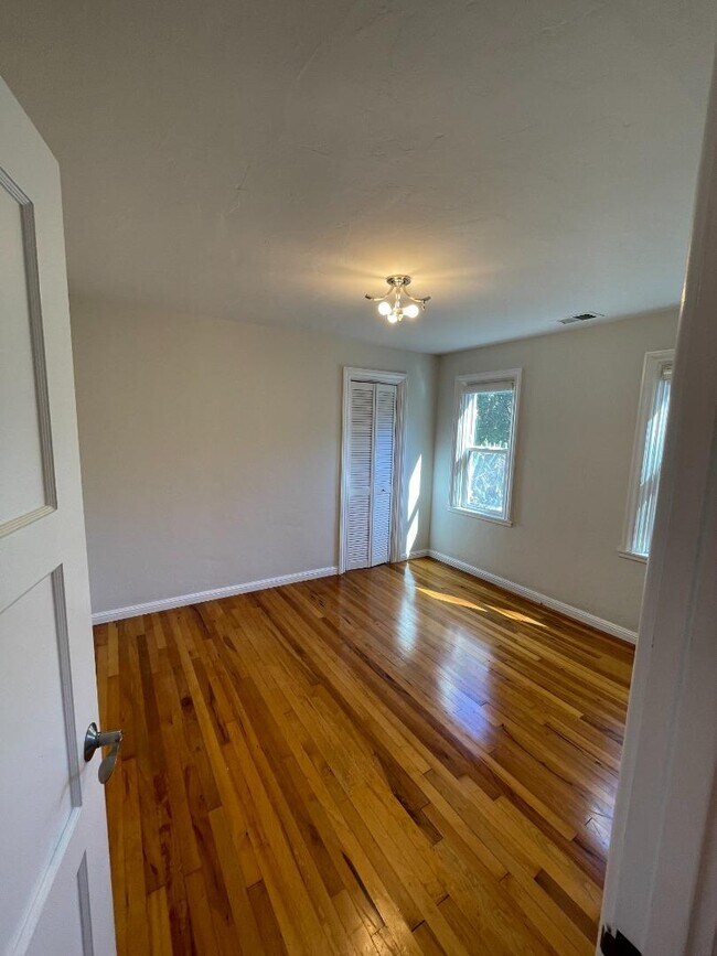 Building Photo - 1028 Sevier Ave