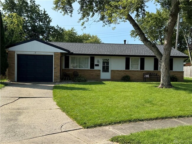 Building Photo - 17 Lawndale Ct