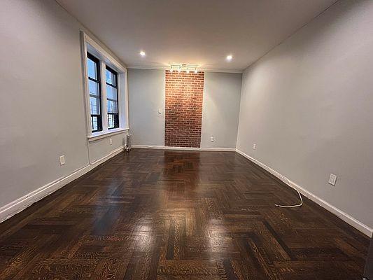 Foto del edificio - 1 bedroom in BRONX NY 10453