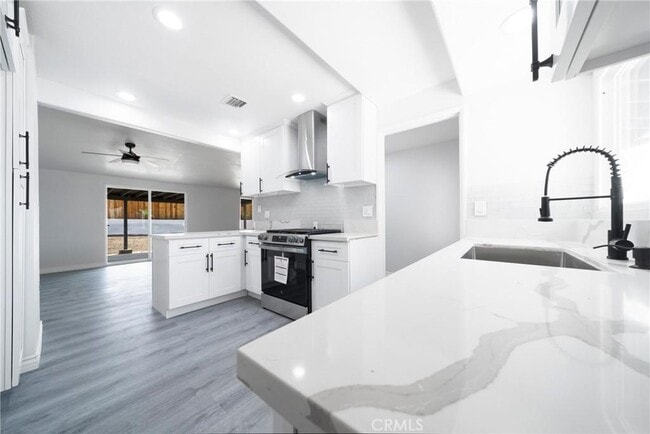 Building Photo - 5321 Elmwood Rd