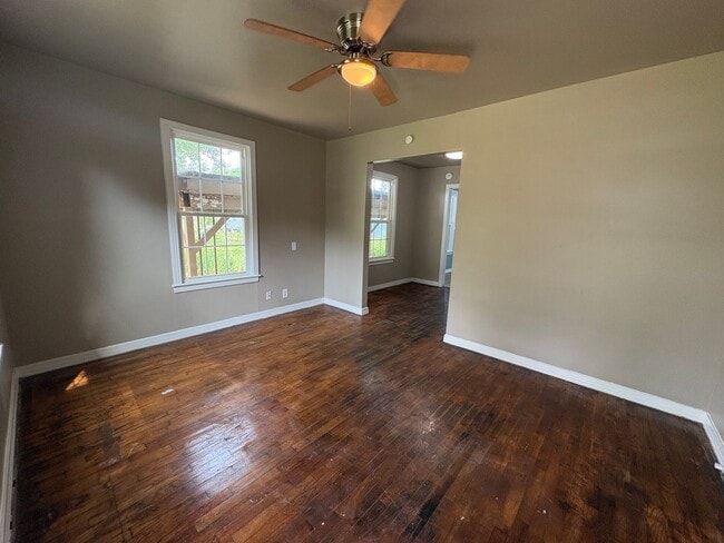 Building Photo - Gorgeously remodeled 4 bedroom/1 bath with carport!