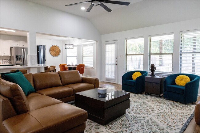 Foto del edificio - 17023 Lexington Dr