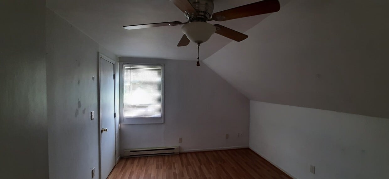 Bedroom - 6979 Walston Switch Rd