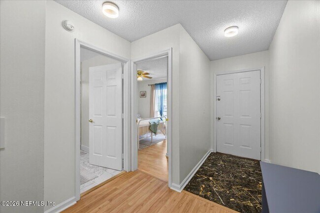 Building Photo - 11179 Bentley Trace Ln E