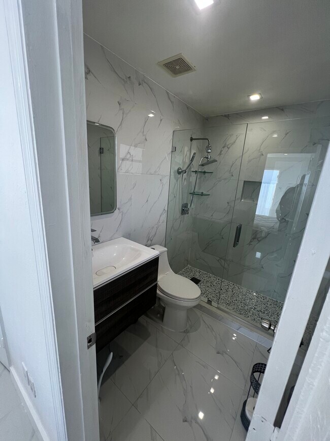 Foto del edificio - 10444 SW 7th St