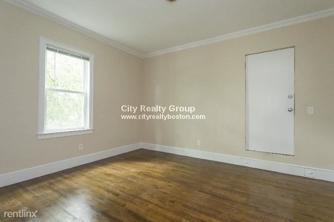 Building Photo - 27 Lamartine St