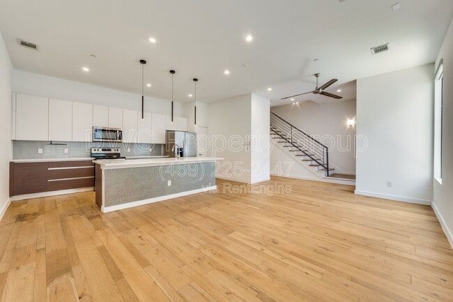 Building Photo - 2711 Kimsey Dr