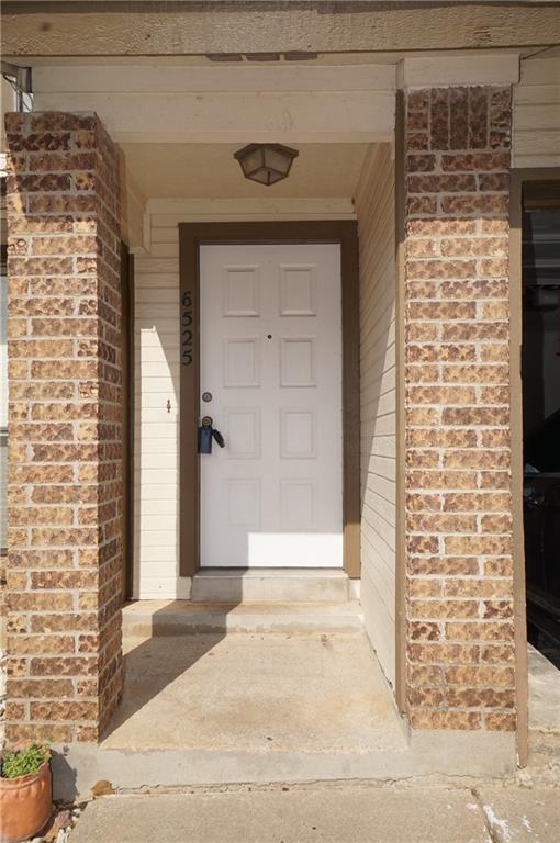 Foto principal - 6525 Hart Ln