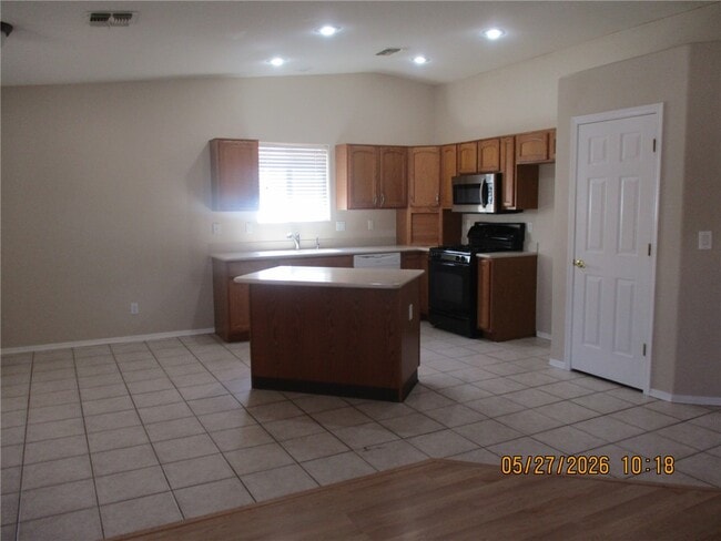 Building Photo - 1903 Owens Lake Dr