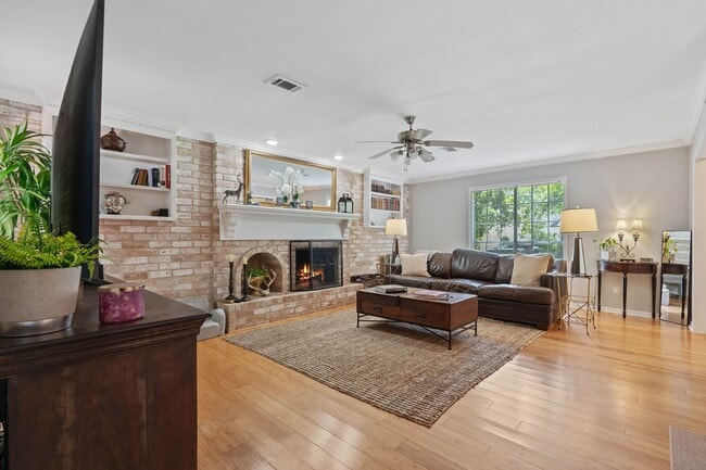 Building Photo - 2828 S Logrun Cir