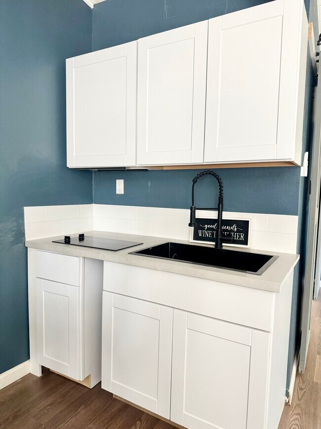 Foto del edificio - 6015 N Alturas Ave