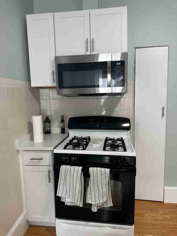 Building Photo - 52 Hazleton St