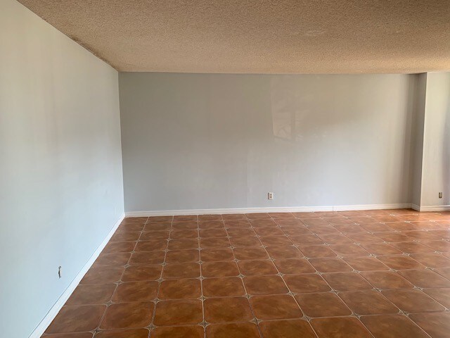 Sala de estar - 1000 Parkview Dr