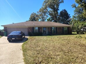 Building Photo - 126 Deerbrook