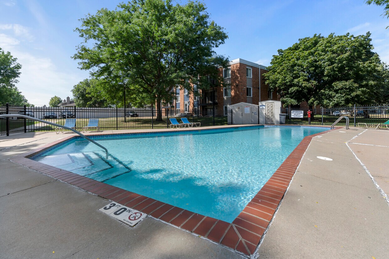 Garden Gates Apartments 63906402 Douglas Dr N Brooklyn Park, MN