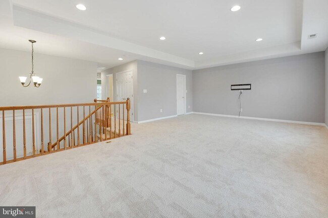 Building Photo - 42471 Greenside Dr